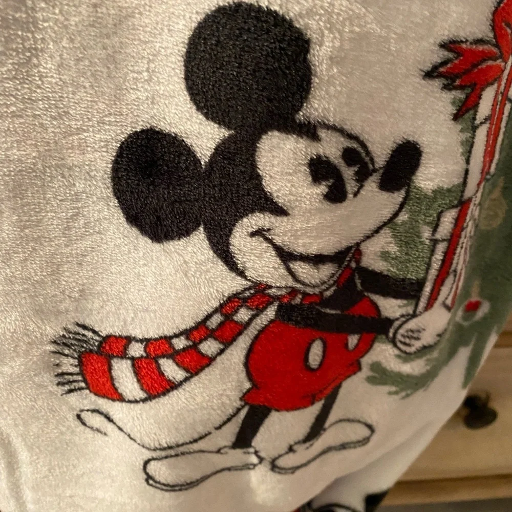 Disney holiday plush throw